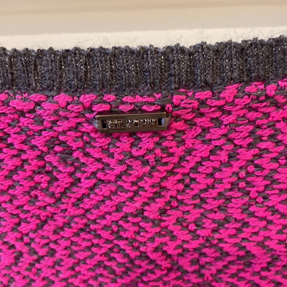 NWOT St. John sweater top - Picture 4 of 4